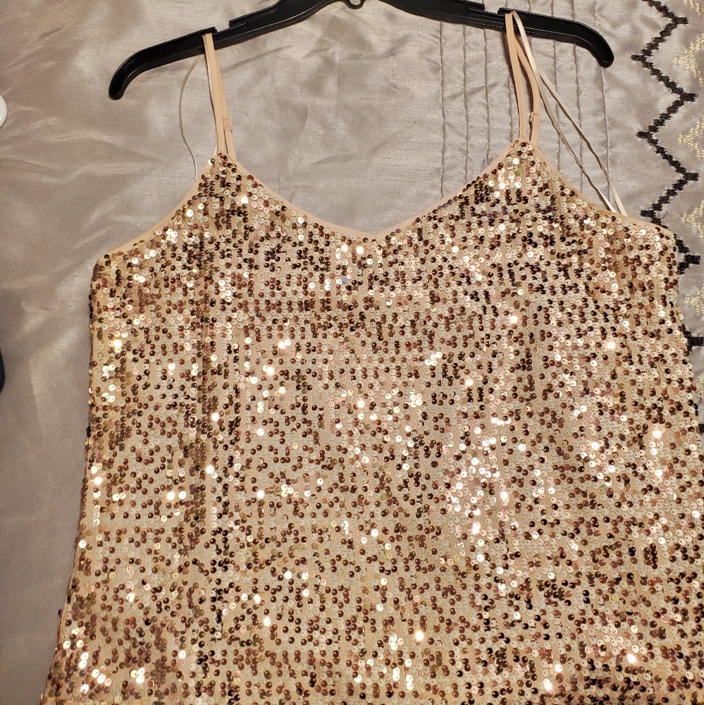 Ladies Medium Vince Camuto Light pink sequin tank top